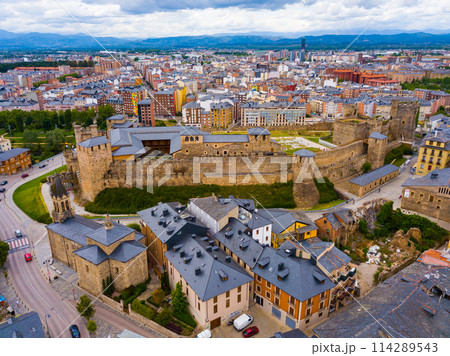 Ponferrada cityscape with Templar fortress 114289543