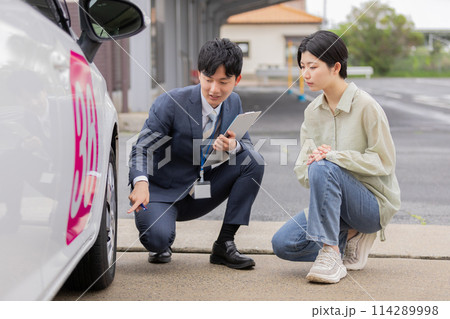 免許　車　教習所　タイヤ空気圧の確認 114289998