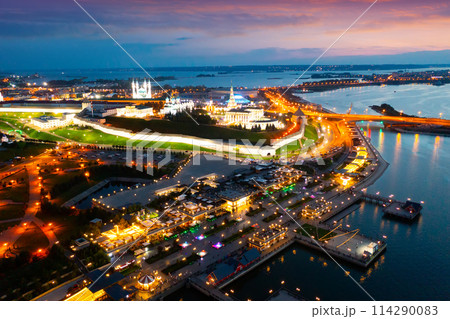 Kazan Kremlin at night 114290083