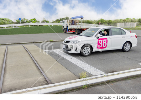 免許 車 教習所 踏切 免許 車 教習所 踏切 114290658