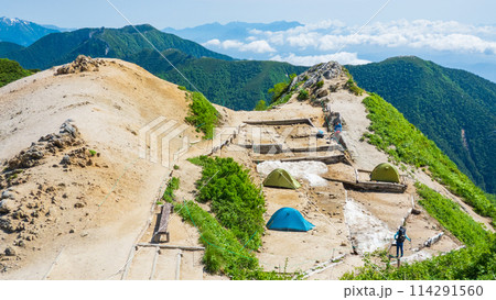 夏の燕岳登山:燕山荘テント場 夏の燕岳登山:燕山荘テント場 114291560
