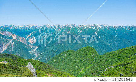 夏の燕岳登山(燕山荘から望む北アルプスの山々) 夏の燕岳登山(燕山荘から望む北アルプスの山々) 114291643