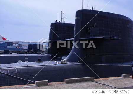 海上自衛隊呉基地の潜水艦じんりゅう 114292760