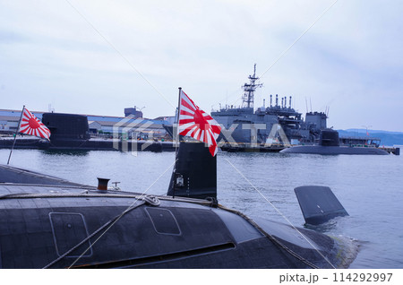 海上自衛隊呉基地の潜水艦 114292997