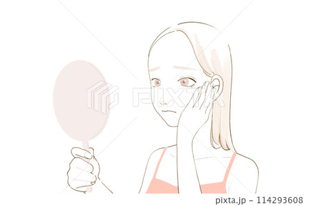 困った顔で鏡を見る女性 困った顔で鏡を見る女性 114293608