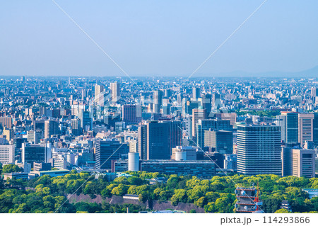 日本の東京都市景観 竹橋や一ツ橋エリア、毎日新聞社や丸紅ビル。奥には神田駿河台や西日暮里なども見える 114293866