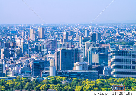 日本の東京都市景観 竹橋や一ツ橋エリア、毎日新聞社や丸紅ビル。奥には神田駿河台や西日暮里なども見える 日本の東京都市景観 竹橋や一ツ橋エリア、毎日新聞社や丸紅ビル。奥には神田駿河台や西日暮里なども見える 114294195