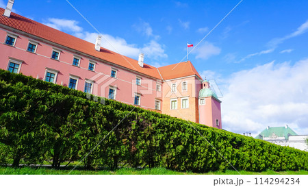 Warsaw Royal castle on the old town square in Poland 114294234