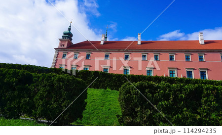 Warsaw Royal castle on the old town square in Poland 114294235