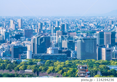 日本の東京都市景観 竹橋や一ツ橋エリア、毎日新聞社や丸紅ビル。奥には神田駿河台や西日暮里なども見える 日本の東京都市景観 竹橋や一ツ橋エリア、毎日新聞社や丸紅ビル。奥には神田駿河台や西日暮里なども見える 114294236