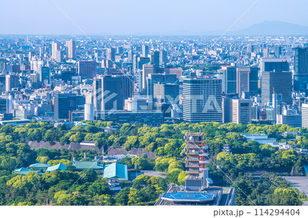 日本の東京都市景観 竹橋や一ツ橋エリア、毎日新聞社や丸紅ビル。奥には神田駿河台や西日暮里なども見える 日本の東京都市景観 竹橋や一ツ橋エリア、毎日新聞社や丸紅ビル。奥には神田駿河台や西日暮里なども見える 114294404