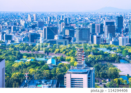 日本の東京都市景観 竹橋や一ツ橋エリア、毎日新聞社や丸紅ビル。奥には神田駿河台や西日暮里なども見える 日本の東京都市景観 竹橋や一ツ橋エリア、毎日新聞社や丸紅ビル。奥には神田駿河台や西日暮里なども見える 114294406