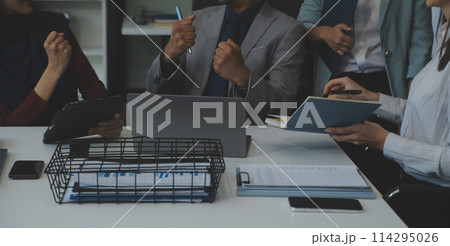 Team of business people working together in the meeting room office, teamwork background charts and graphs banner, double exposure successful teamwork,business planning concept. 114295026