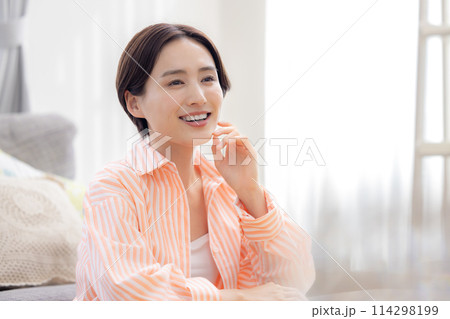 ビューティーイメージ　女性のポートレート 114298199