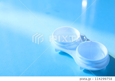 Contact lenses for eyes with a container for their storage Contact lenses for eyes with a container for their storage 114299758