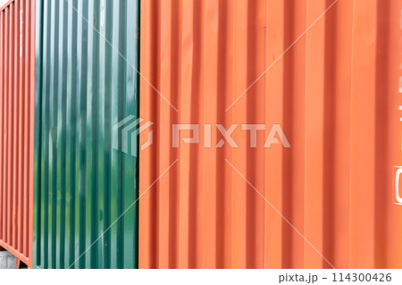 並んだコンテナ freight container 並んだコンテナ freight container 114300426