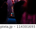 バーテンダー バー シェイカー アルコール ウィスキー ジン グラス バーカウンター バーテンダー バー シェイカー アルコール ウィスキー ジン グラス バーカウンター 114301693