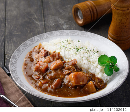 お野菜たっぷりのカレーライス 114302612