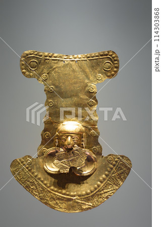 Pre-Columbian gold artifact in the Museo del Oro. Famous Gold Museum, Bogota, Colombia. 114303868