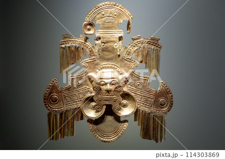 Pre-Columbian gold artifact in the Museo del Oro. Famous Gold Museum, Bogota, Colombia. 114303869