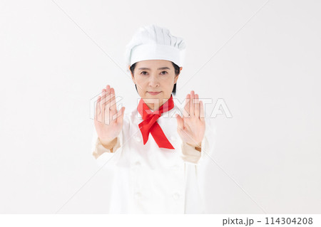 ミドル女性　コック服　バツ 114304208