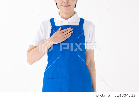ミドル女性　ユニホーム　エプロン　顔なし 114304315