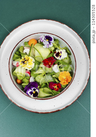 Vitamin vegetable salad with flowers. 114305528