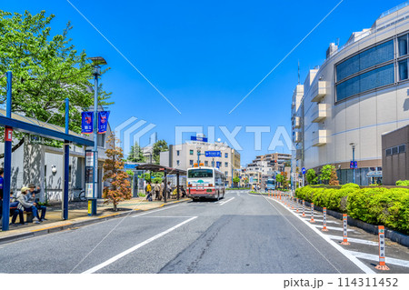 東京都狛江市の都市風景　狛江駅 114311452