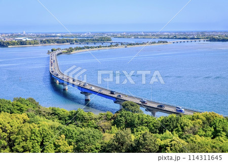 浜松市、浜名湖ガーデンパークからの眺め（浜名湖大橋方面） 114311645