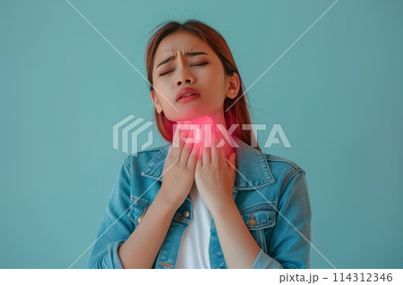 A young girl has a sore throat. Thyroid problems 114312346