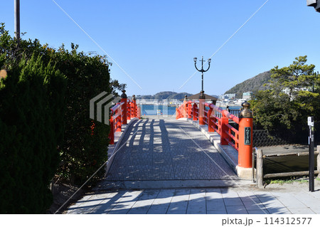 葉山の森戸神社のみそぎ橋 葉山の森戸神社のみそぎ橋 114312577