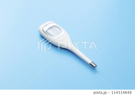 青背景に体温計 114314648