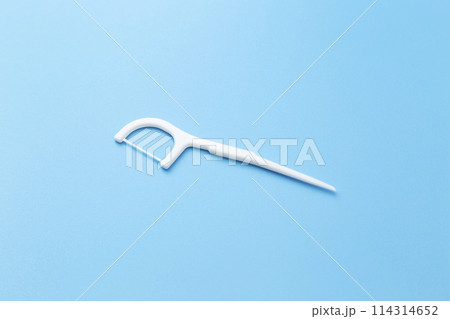 青背景に糸ようじ 114314652