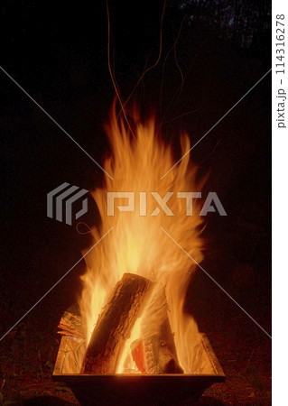 焚き火 114316278