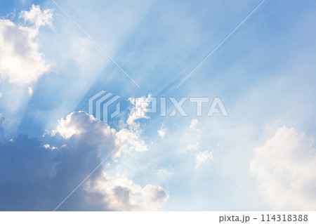 Sun beam line light shining through the clouds 114318388