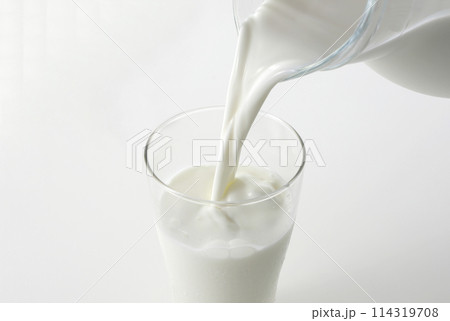 牛乳 牛乳 114319708