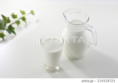 牛乳 ミルク 114319723