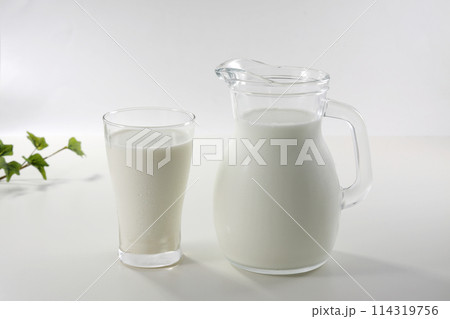 牛乳 ミルク 114319756