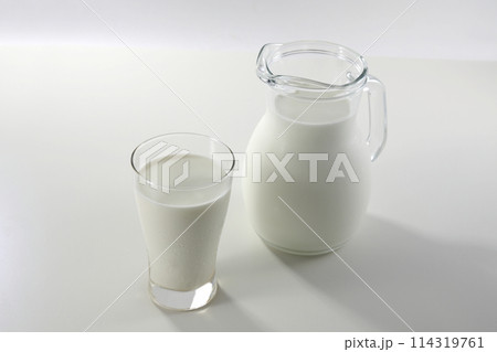 牛乳 ミルク 114319761