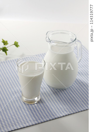 牛乳 ミルク 114319777