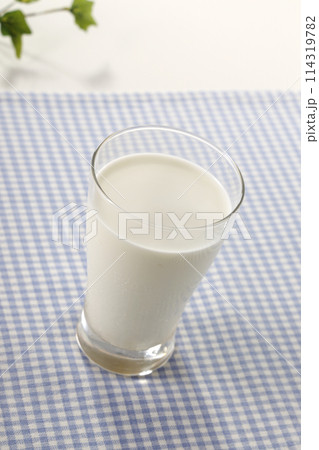 牛乳 ミルク 114319782