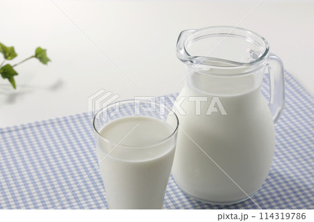 牛乳 ミルク 114319786