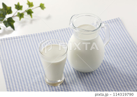 牛乳 ミルク 114319790