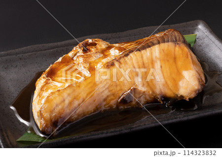 ブリの照り焼き 114323832