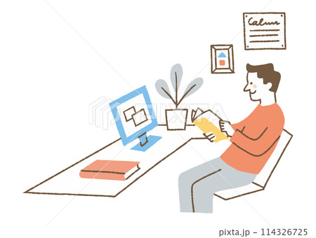 自宅で仕事の資料を確認している男性_色 自宅で仕事の資料を確認している男性_色 114326725