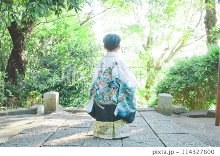 七五三で袴姿の男の子 七五三で袴姿の男の子 114327800