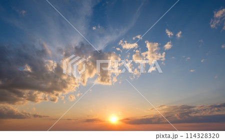 Sunset sky background 114328320