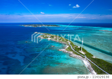 【沖縄・宮古島】西平安名崎・池間島・池間大橋と青くてきれいな宮古島の海をドローンで撮影⑤ 114329130