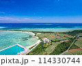 【沖縄・宮古島】狩俣集落上空から西海岸と大神島をドローンで撮影② 114330744