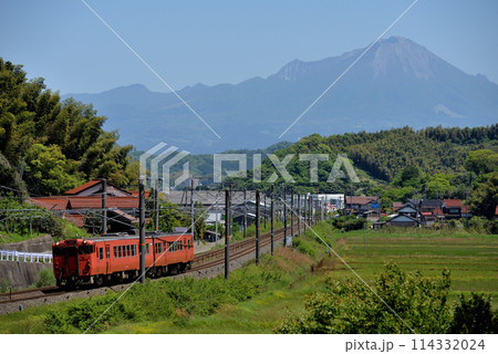 山陰線を走るキハ47系普通列車2両 山陰線を走るキハ47系普通列車2両 114332024